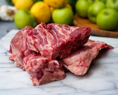 Свинина на кости охлаждённая 1 кг - купить в Амангильдино